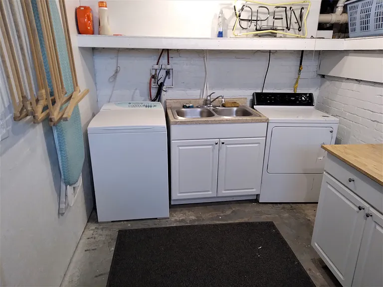 630 Atwood St NE — Photo 8