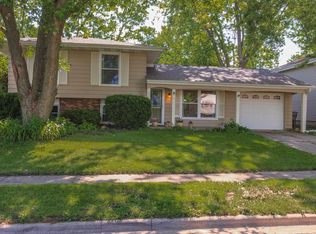 310 Victoria Dr, Normal, IL 61761