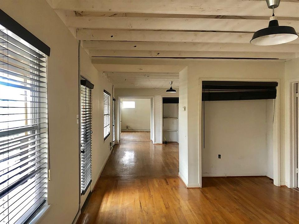 1st image of 2422 Bartlett St Ste 4
