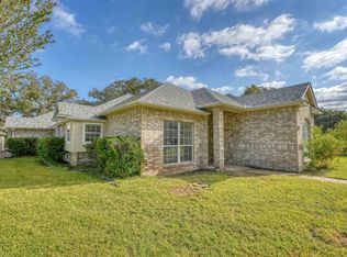100 E Oriole Dr, Highland Haven, TX 78654