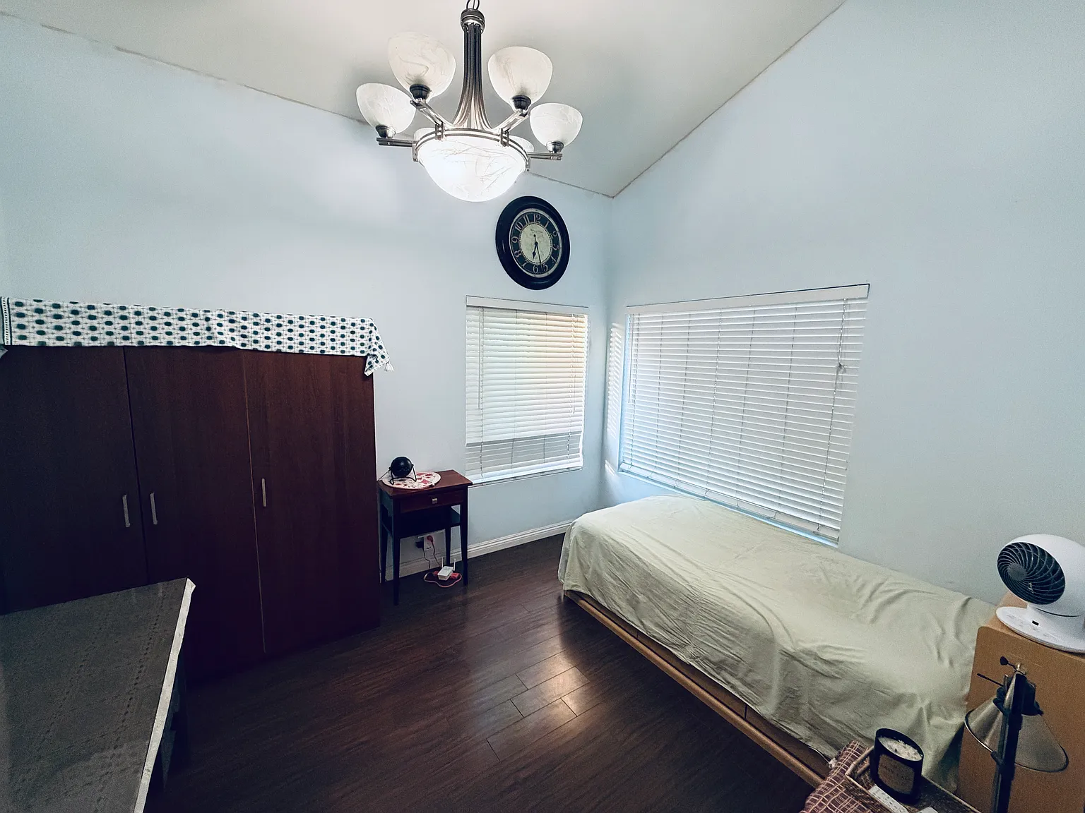 3 bed, 1685 sqft, $850 — Photo 1
