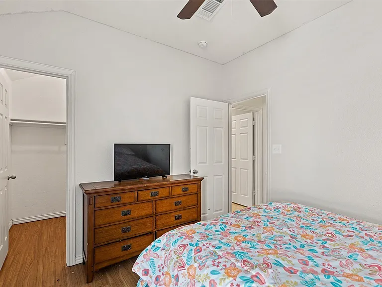 325 Crosscreek Dr — Photo 22