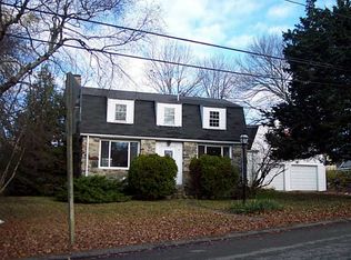 37 Fales Rd, Bristol, RI 02809