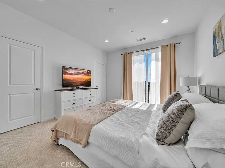 527 W Victor Ave — Photo 10