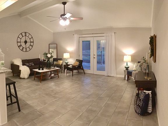 Vaulted open concept living 