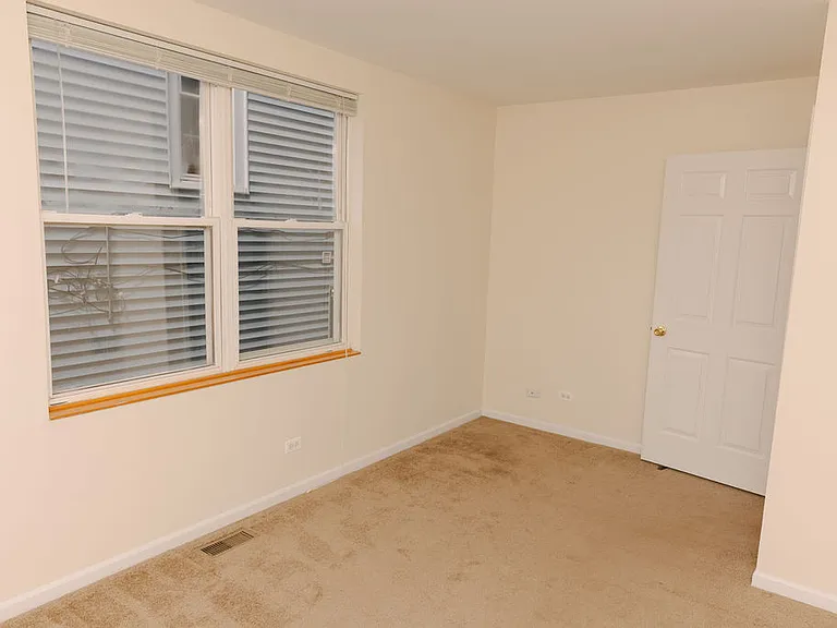 1901 W George St #1 — Photo 16