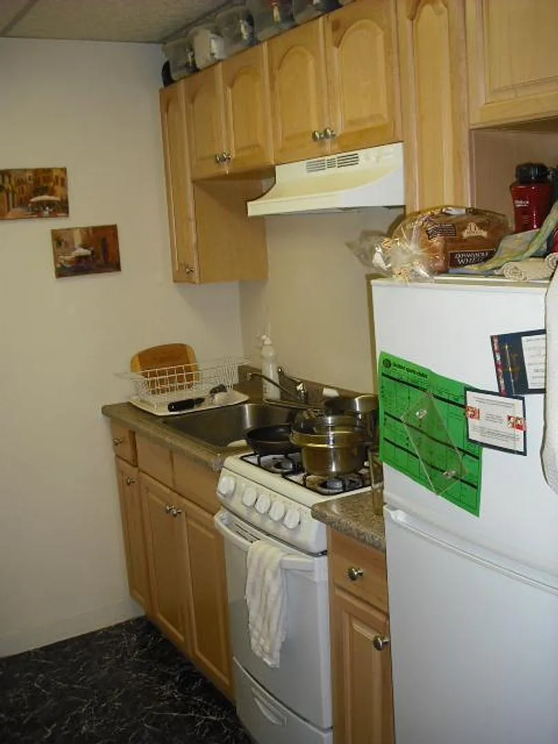 2bed in Kenmore now available — Photo 2