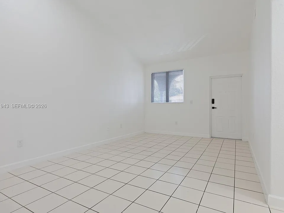 1663 SE 27th Dr #208