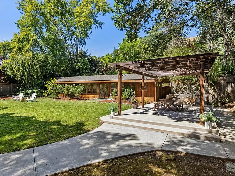 1156 Butterfield Rd — Photo 50