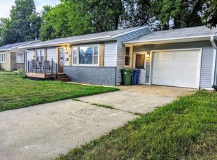 211 Charles St, Charles City, IA 50616
