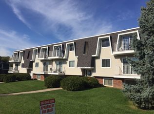 3497 Hillcrest Rd APT 3, Dubuque, IA 52002