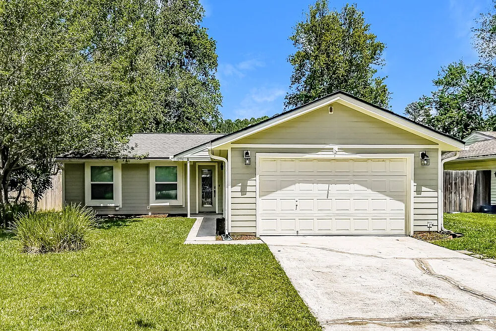 3 bed, 2.0 bath, 1500 sqft, $1,770 — Photo 1