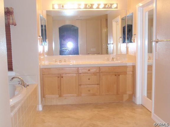 5th image of 2889 Plaza Del Amo Unit 105
