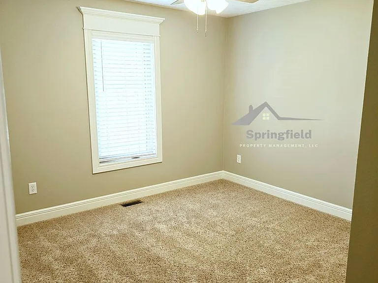 4559 E Cromwell St — Photo 13