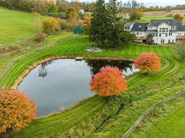 127 Blazey Rd, Victor, NY 14564