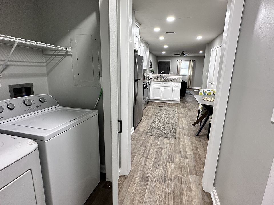 1st image of 6476 Voyles Dr #1