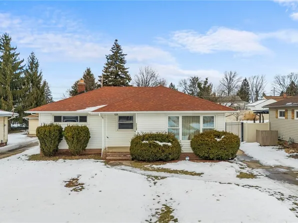 11120 Sharon Dr, Parma, OH 44130