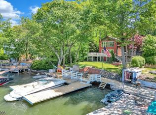 851 Shore Rd, Hewitt, NJ 07421