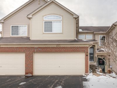 230 Courtland Dr UNIT B, South Elgin, IL, 60177
