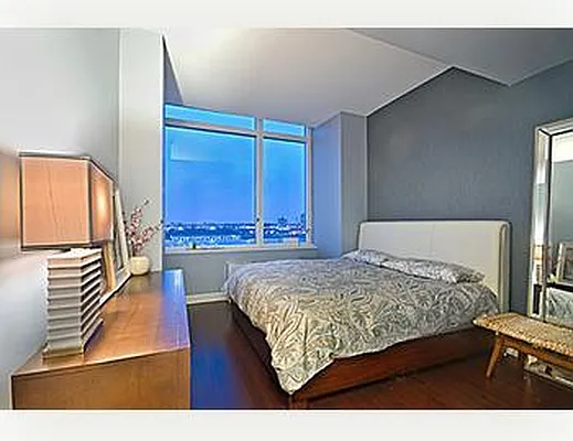 Sold by Nest Seekers International | media 16