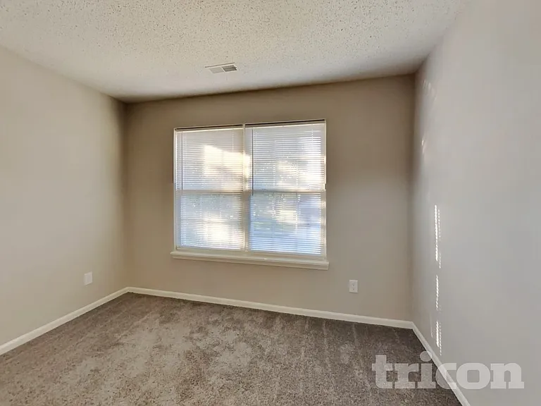 7114 Mars Dr — Photo 13