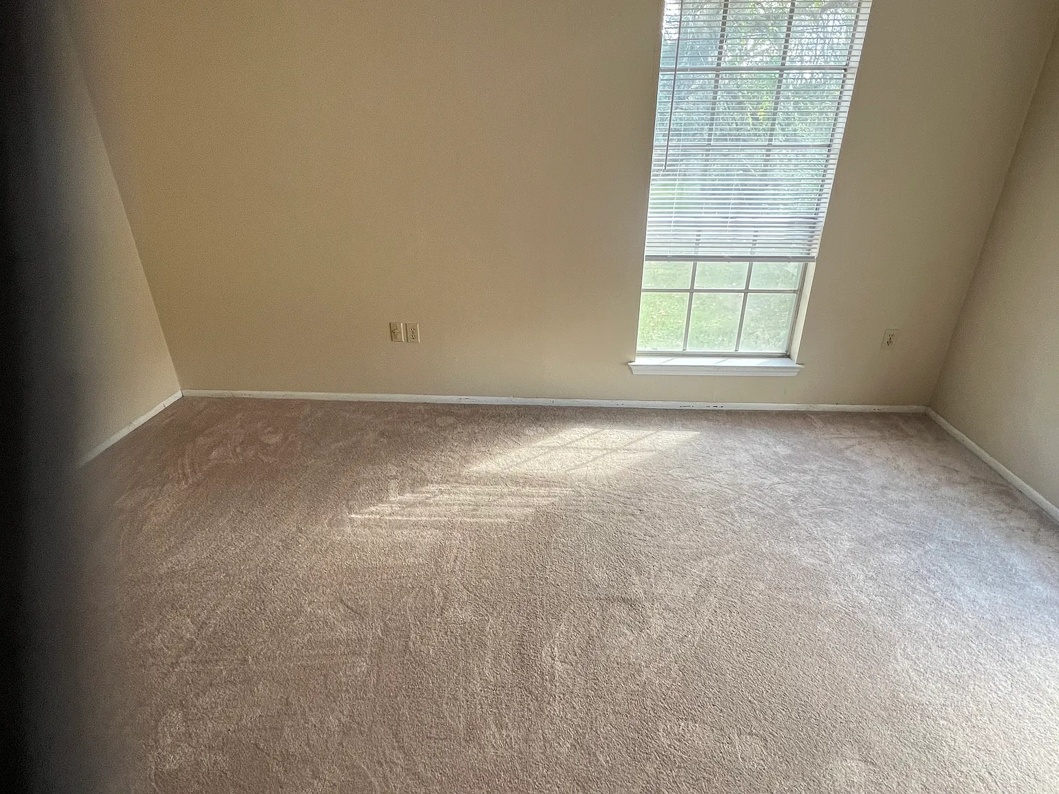 2 bed, 1.5 bath, 1050 sqft, $950 — Photo 3