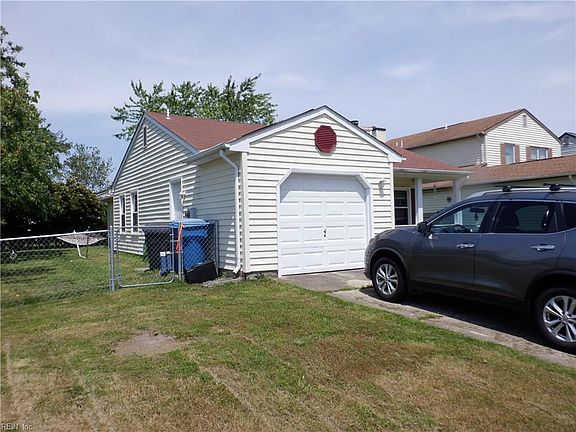 3rd image of 997 Fairborn Cir