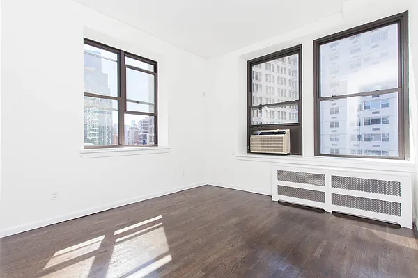 Rented by Mirador Real Estate | media 9