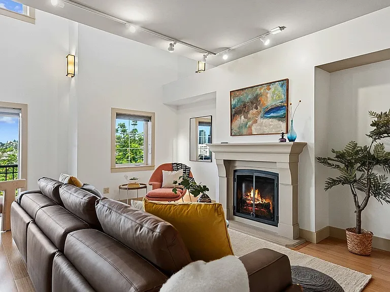 745 Bellevue Ave E #109 — Photo 7