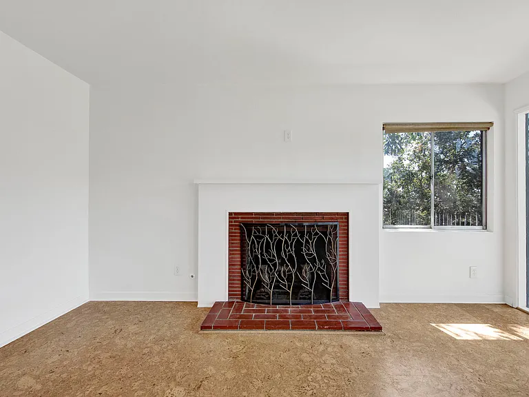 1827 Oak Tree Dr — Photo 4