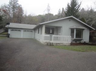 228 Sky Crest Dr, Grants Pass, OR 97527