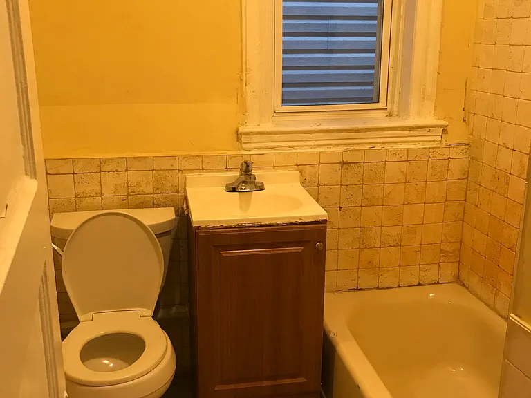 40 Gardner Ave #2 — Photo 7