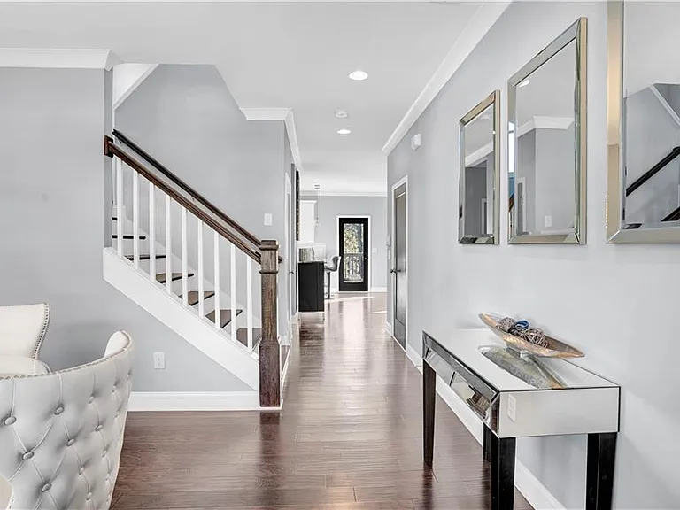 1395 Marion St SE — Photo 5