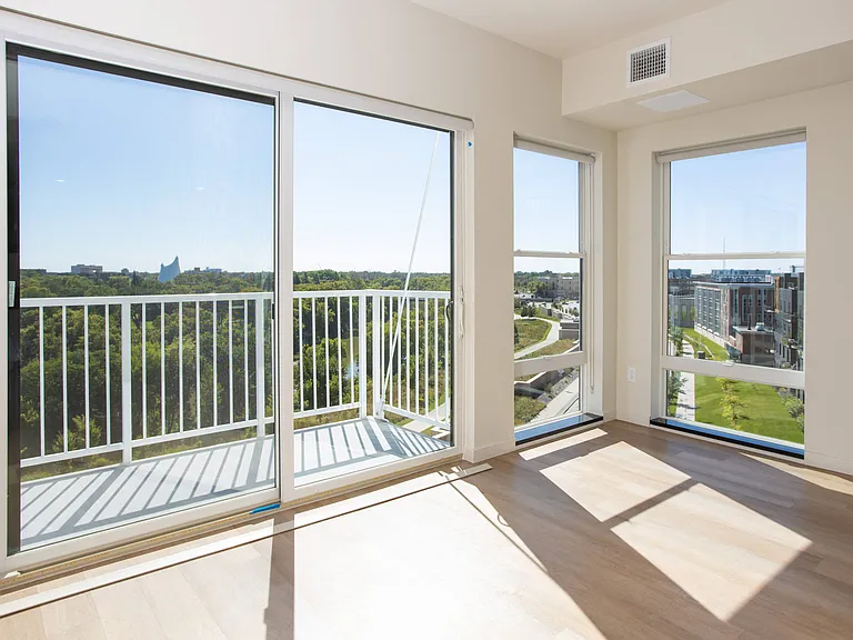 Riverhouse Apartments — Photo 5