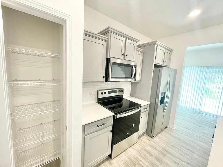 1351 Darlington Dr — Photo 5