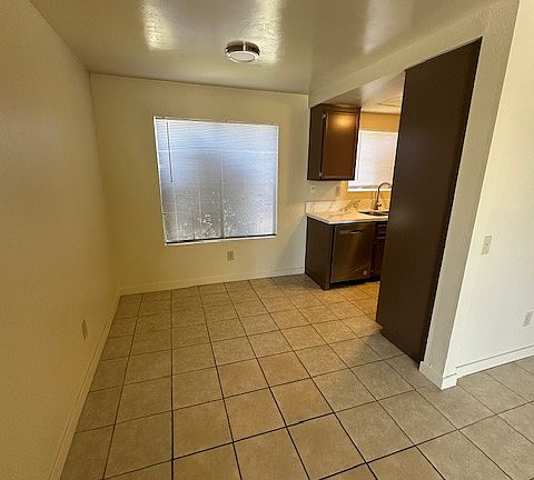 5th image of 4327 35th St APT 1