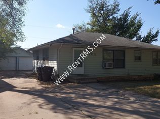 1703 SE Pennsylvania Ave, Topeka, KS 66607
