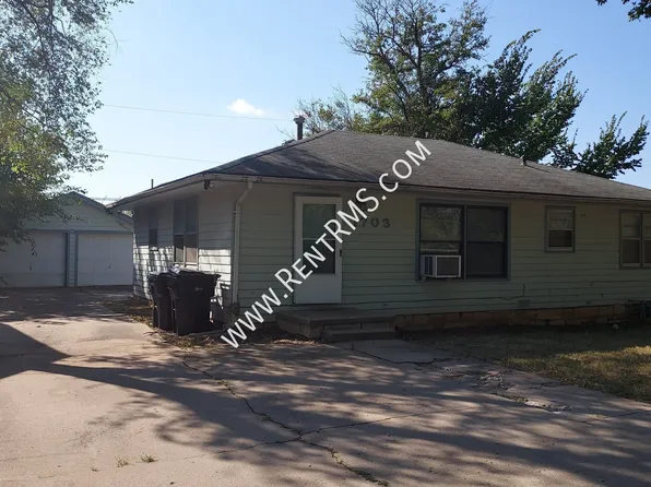 1703 SE Pennsylvania Ave, Topeka, KS 66607