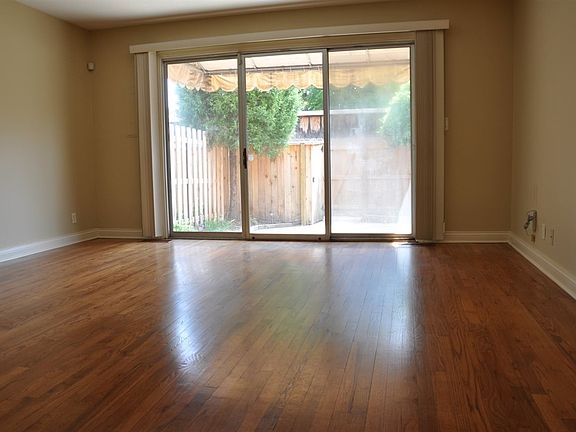 4th image of 5009 Hampton Ct