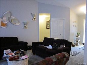 4th image of 6396 Hunter Pointe St #1