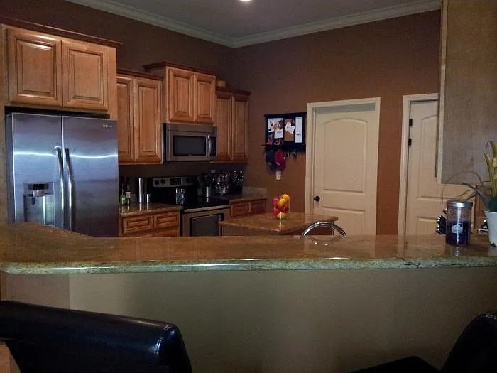 kitchen, bar