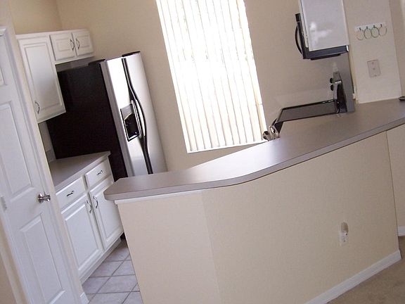 5th image of 13703 Richmond Park Drive N #1501