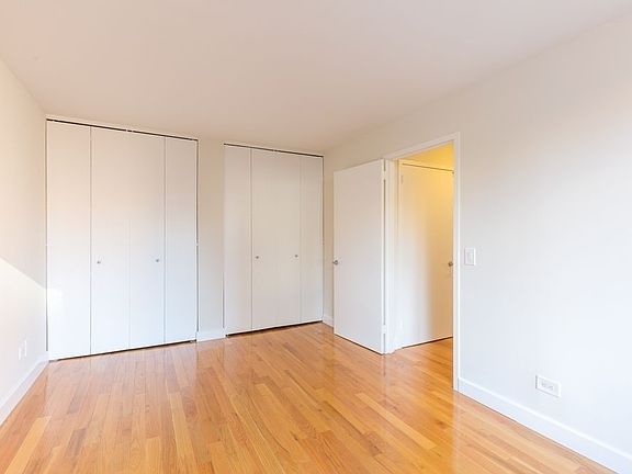 4th image of 235 W 48th St APT 30A