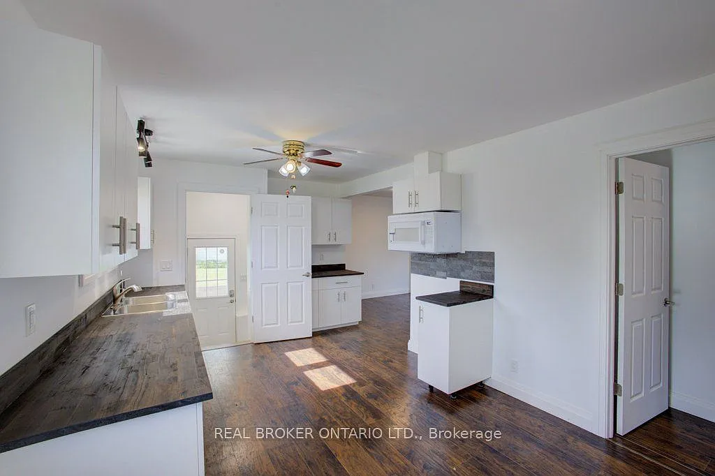 3 bed, $2,500 — Photo 4