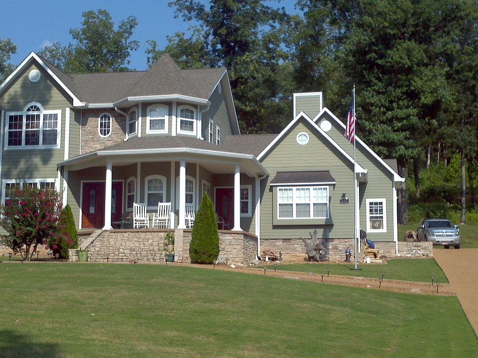 1st image of 779 Bradley Ln