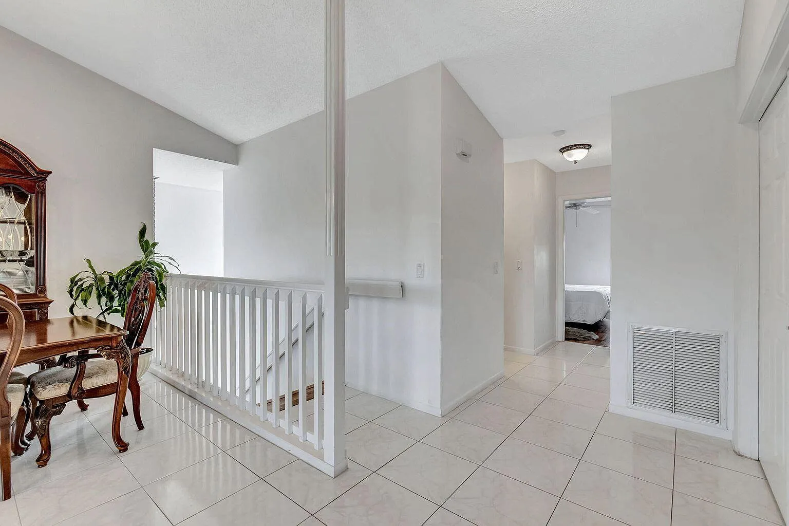 3 bed, 2.0 bath, 1593 sqft, $5,500 — Photo 4