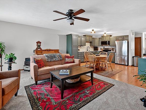 4th image of 2341 Effingham Way