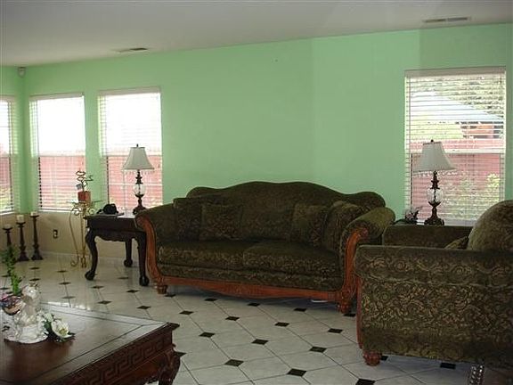4th image of 900 Dolores Ct