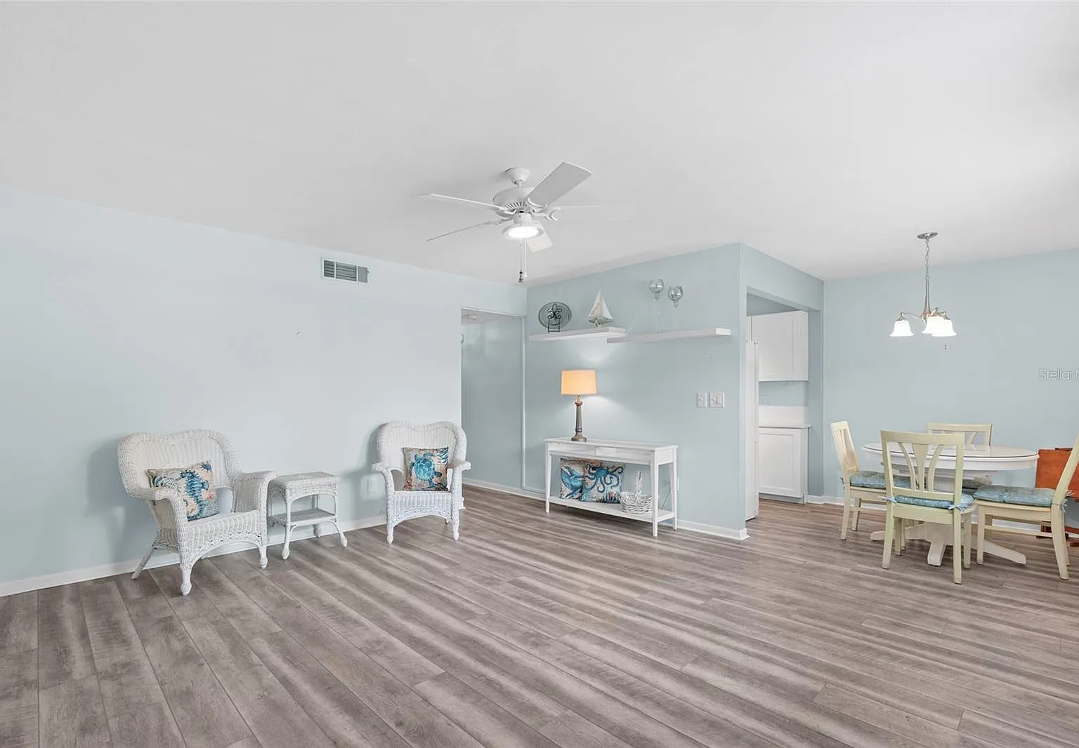 2 bed, 855 sqft, $1,500 — Photo 3