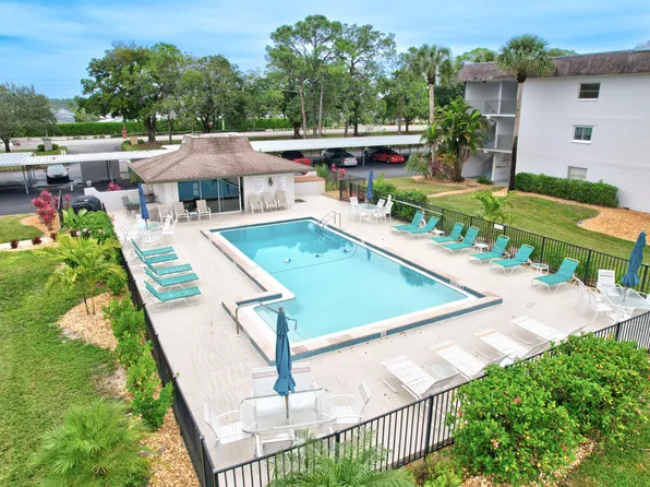 5667 Rattlesnake Hammock Rd #B-303, Naples, FL 34113